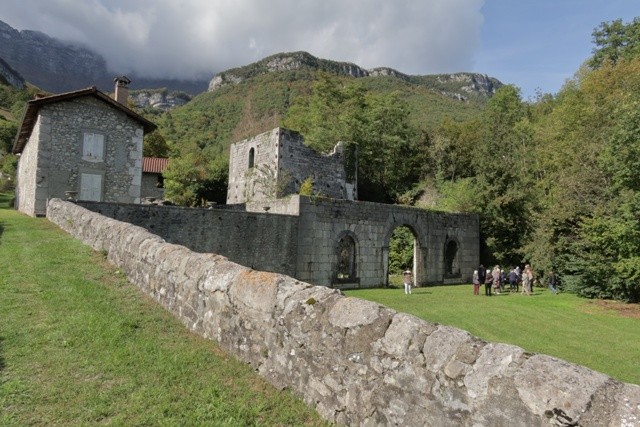 ... et des vestiges du haut fourneau